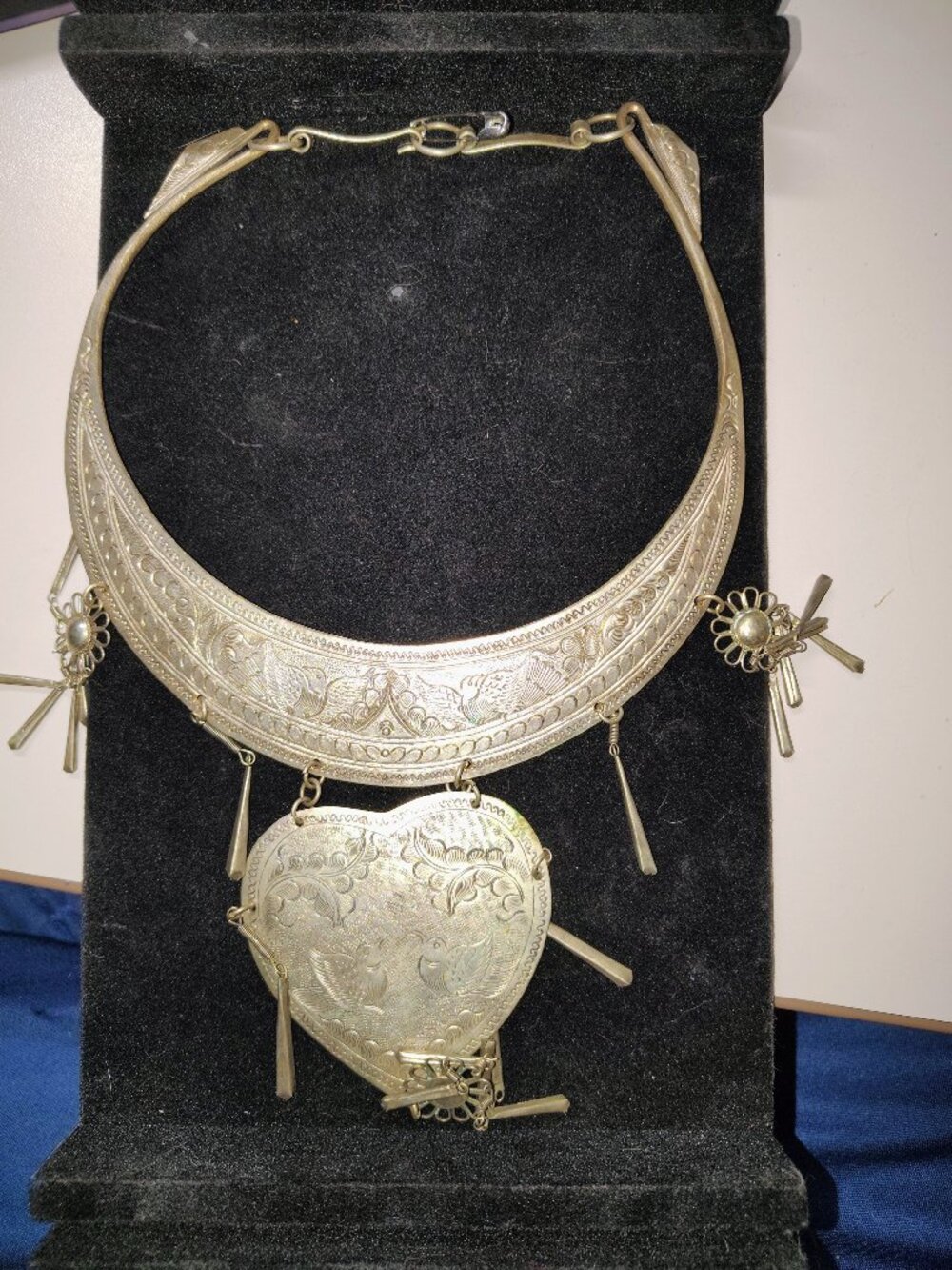Vintage Miao Hmong “Xauv” Silver Ceremonial Collar Necklace – Lovebird Heart Pen